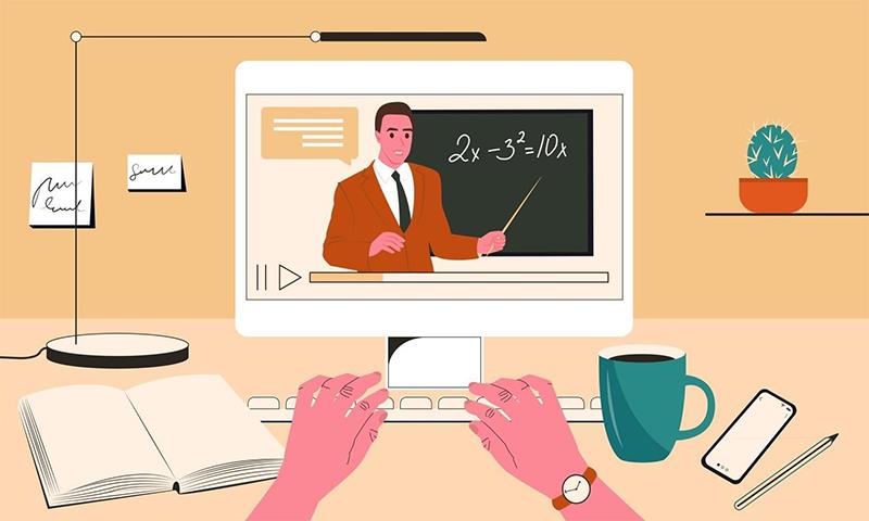 تدریس استاد ریاضی در کلاس آنلاین